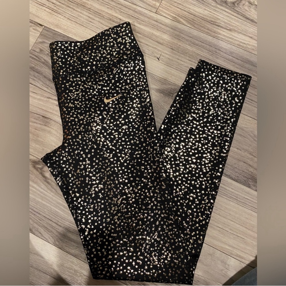 NWT Girls Nike Leggings Black with Gold Stars
